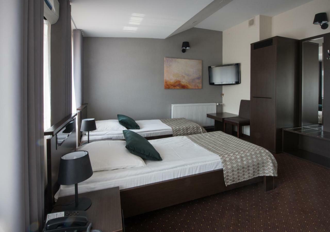 Hotel Capitol Biała Podlaska Εξωτερικό φωτογραφία