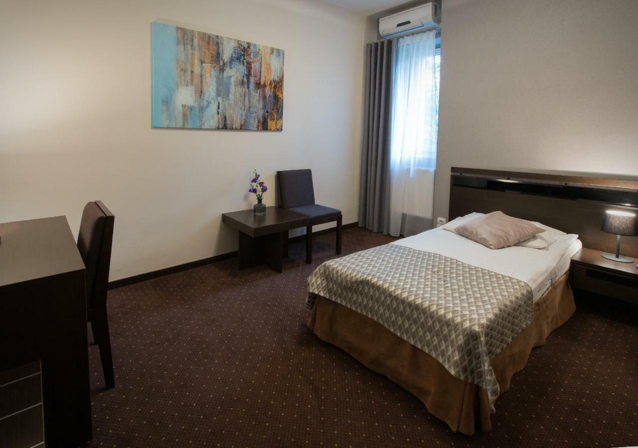 Hotel Capitol Biała Podlaska Εξωτερικό φωτογραφία